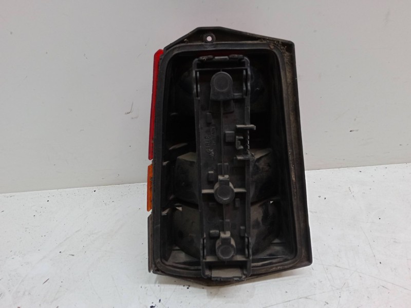 Recambio de piloto trasero derecho para seat marbella (28a) 0.9 cat referencia OEM IAM   