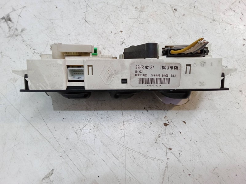 Recambio de mando calefaccion / a/a para renault master ii furgoneta (fd) 2.5 dci 120 referencia OEM IAM 92537TDCX70CH  