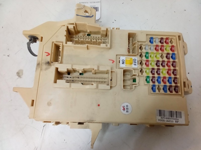 Recambio de caja reles / fusibles para kia carens iv 1.7 crdi referencia OEM IAM 91950-A4510-RP  