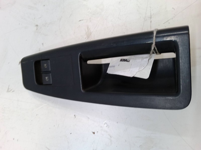 Recambio de mando elevalunas delantero izquierdo para volkswagen polo iv sedán (9a4, 9a2, 9n2, 9a6) 1.4 referencia OEM IAM   