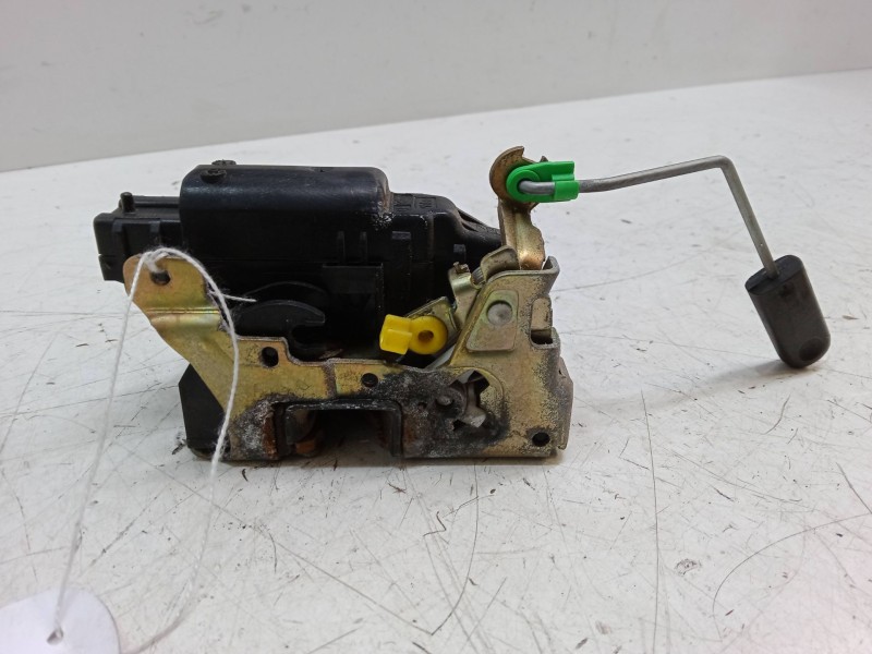 Recambio de cerradura puerta delantera derecha para renault master ii furgoneta (fd) 2.5 dci 120 referencia OEM IAM   