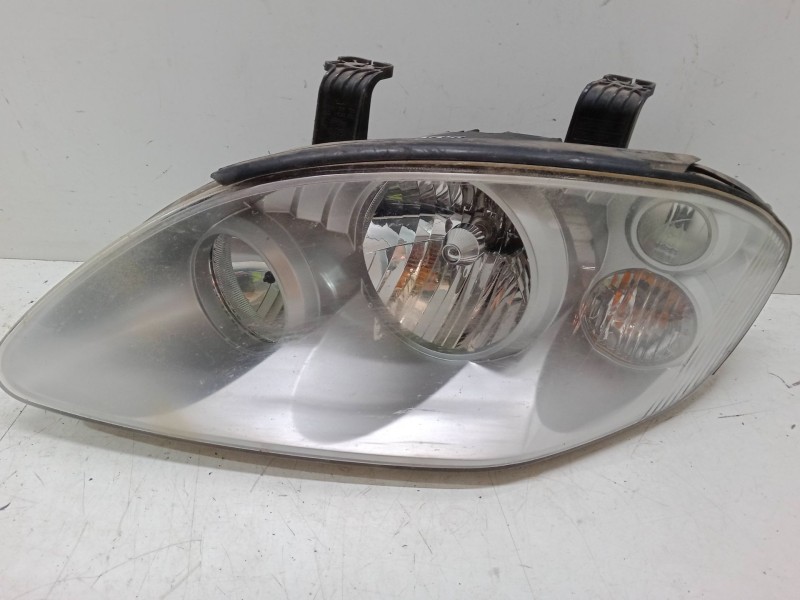 Recambio de faro izquierdo para ssangyong rodius i 2.7 xdi referencia OEM IAM   