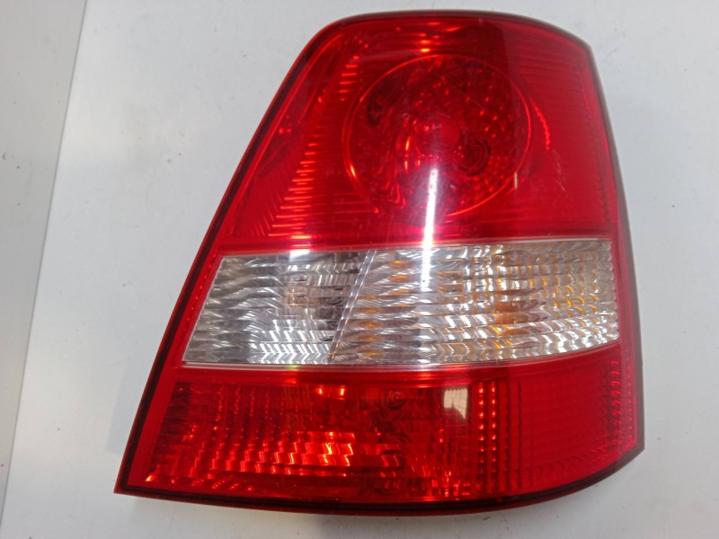 Recambio de piloto trasero derecho para kia sorento i (jc) 2.5 crdi referencia OEM IAM   