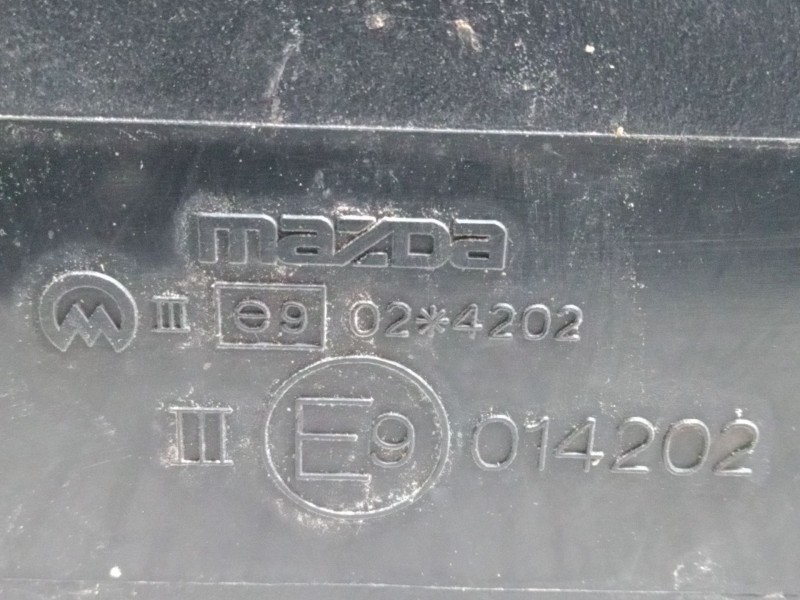 Recambio de retrovisor electrico derecho para mazda 2 (dy) 1.4 cd referencia OEM IAM E9014202  