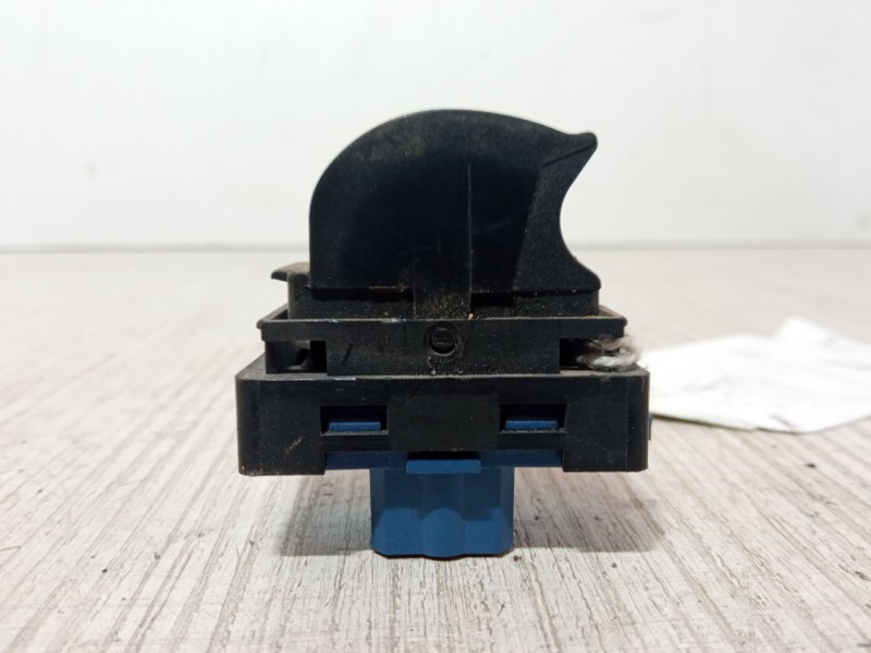 Recambio de mando elevalunas delantero derecho para fiat doblo cargo (263_) 1.3 d multijet referencia OEM IAM   