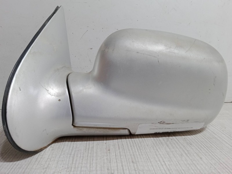 Recambio de retrovisor electrico izquierdo para hyundai santa fé i (sm) 2.4 16v referencia OEM IAM   