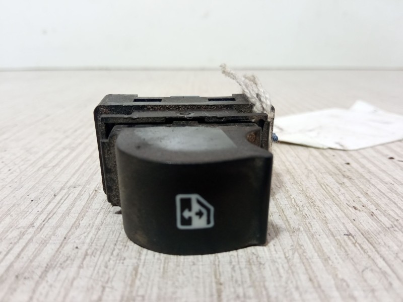 Recambio de mando elevalunas delantero derecho para fiat doblo cargo (263_) 1.3 d multijet referencia OEM IAM   