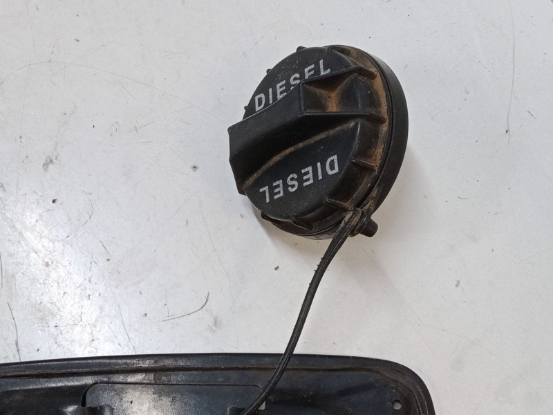 Recambio de tapa exterior combustible para kia sorento i (jc) 2.5 crdi referencia OEM IAM   