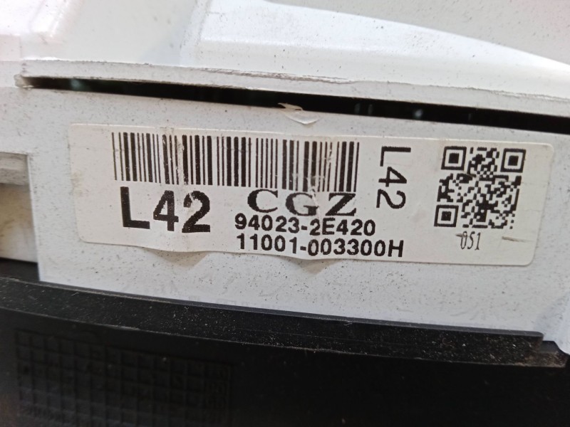Recambio de cuadro instrumentos para hyundai tucson (jm) 2.0 crdi referencia OEM IAM 940232E420  11001003300H