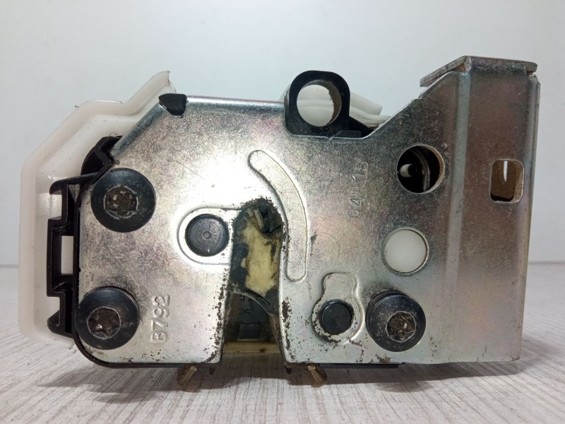 Recambio de cerradura puerta delantera derecha para fiat doblo cargo (263_) 1.3 d multijet referencia OEM IAM X15E16-6RCLSD  