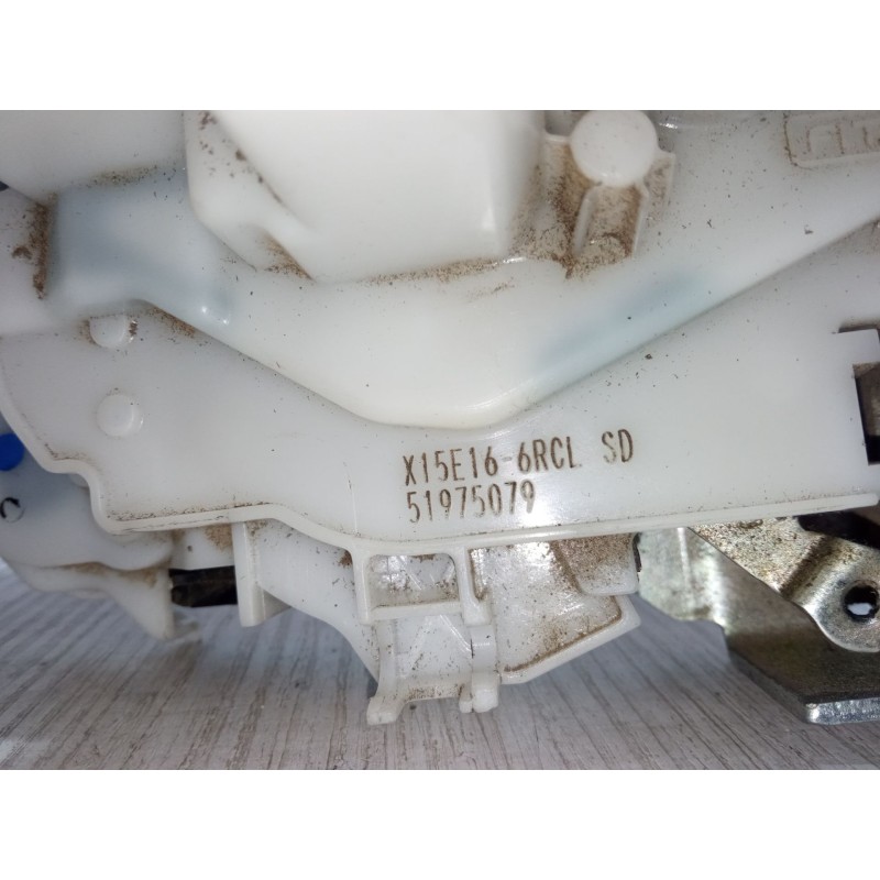 Recambio de cerradura puerta delantera derecha para fiat doblo cargo (263_) 1.3 d multijet referencia OEM IAM X15E16-6RCLSD  
