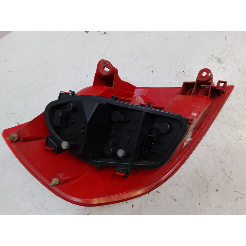 Recambio de piloto trasero derecho para renault clio iii (br0/1, cr0/1) 1.5 dci (br17, cr17) referencia OEM IAM   