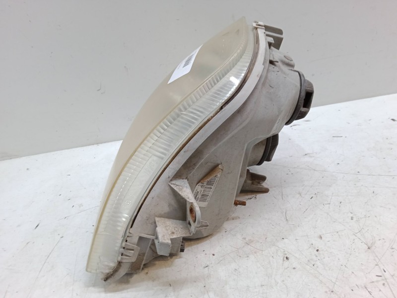 Recambio de faro derecho para renault master ii furgoneta (fd) 2.5 dci 120 referencia OEM IAM   