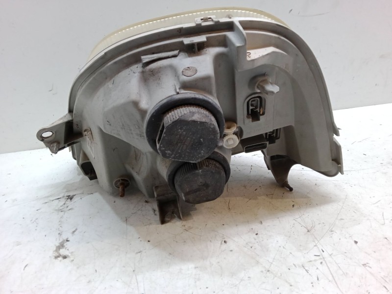 Recambio de faro derecho para renault master ii furgoneta (fd) 2.5 dci 120 referencia OEM IAM   