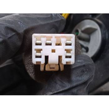 PILOTO TRASERO DERECHO 924021W2R 