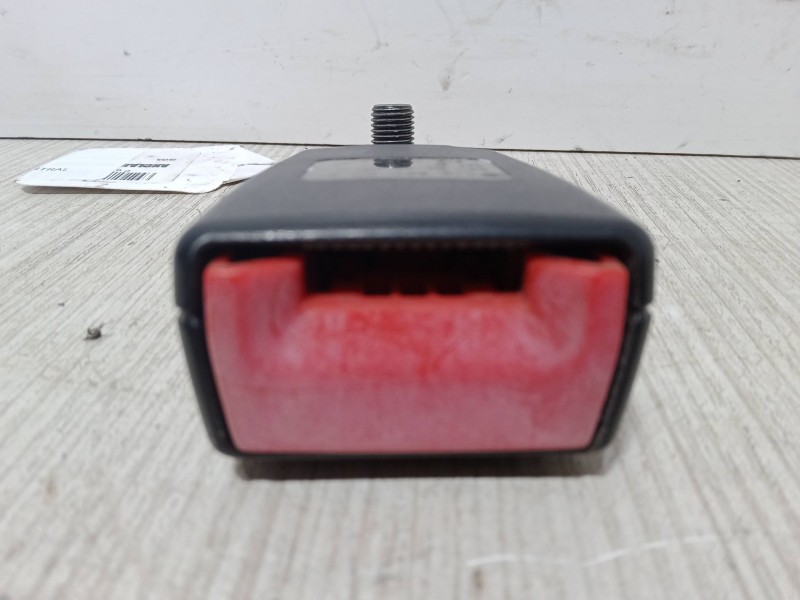 Recambio de anclaje cinturon trasero central para mercedes-benz vaneo (414) 1.7 cdi (414.700) referencia OEM IAM 4148600069  