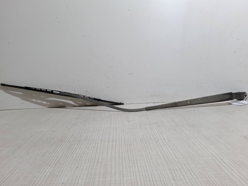 Recambio de brazo limpia delantero derecho para mazda 2 (dy) 1.4 cd referencia OEM IAM   