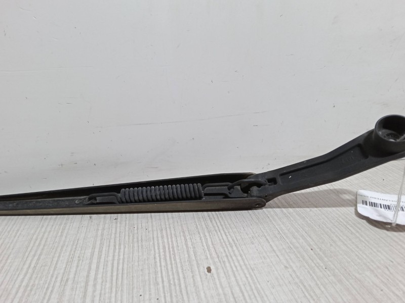 Recambio de brazo limpia delantero derecho para mazda 2 (dy) 1.4 cd referencia OEM IAM   