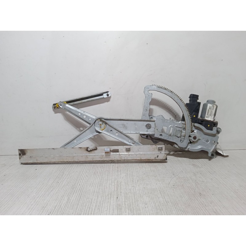 Recambio de elevalunas electrico delantero izquierdo para opel corsa c (x01) 1.7 dti (f08, f68) referencia OEM IAM 24466593  