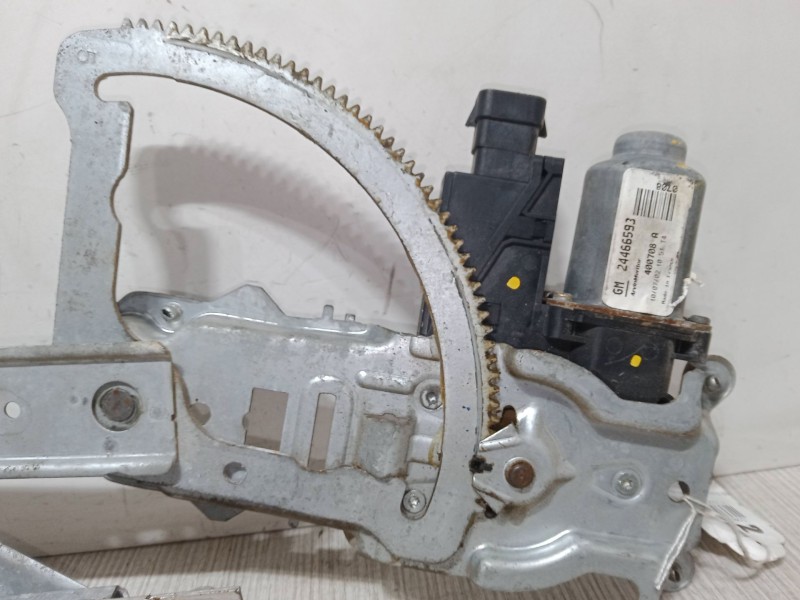 Recambio de elevalunas electrico delantero izquierdo para opel corsa c (x01) 1.7 dti (f08, f68) referencia OEM IAM 24466593  
