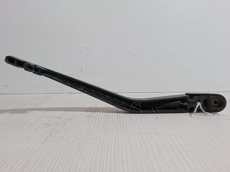 Recambio de brazo limpia trasero para mazda 2 (dy) 1.4 cd referencia OEM IAM   