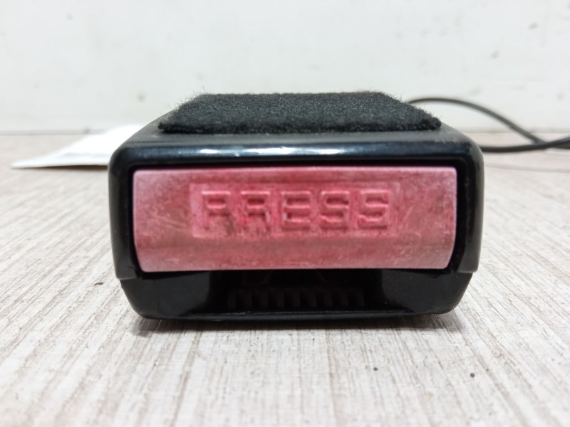 Recambio de anclaje cinturon delantero derecho para peugeot 307 cc (3b) 1.6 16v referencia OEM IAM   