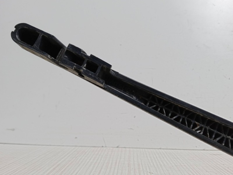 Recambio de brazo limpia trasero para mazda 2 (dy) 1.4 cd referencia OEM IAM   