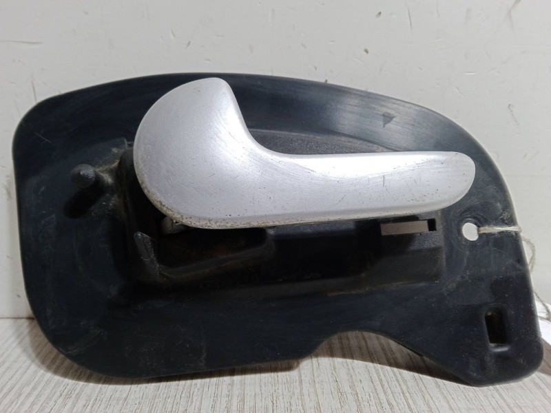 Recambio de maneta interior puerta delantera izquierda para opel corsa c (x01) 1.2 twinport (f08, f68) referencia OEM IAM   