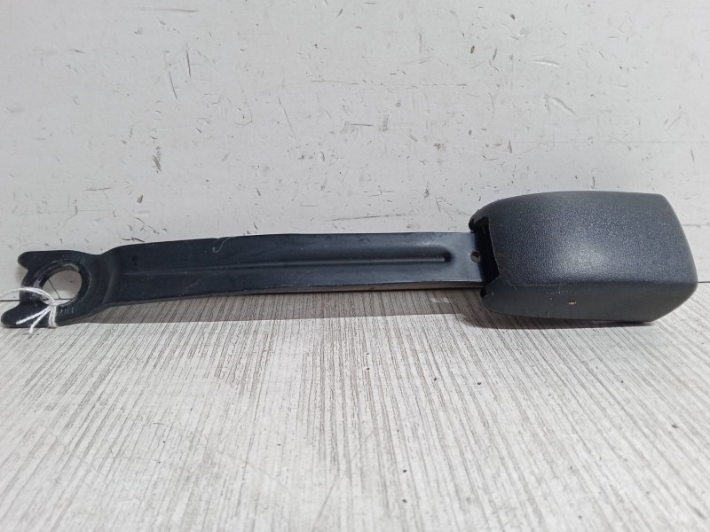 Recambio de anclaje cinturon delantero derecho para toyota aygo (_b1_) 1.0 (kgb10_) referencia OEM IAM   