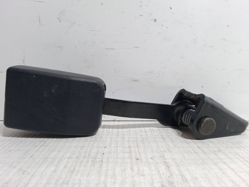 Recambio de anclaje cinturon trasero derecho para peugeot 307 cc (3b) 1.6 16v referencia OEM IAM   