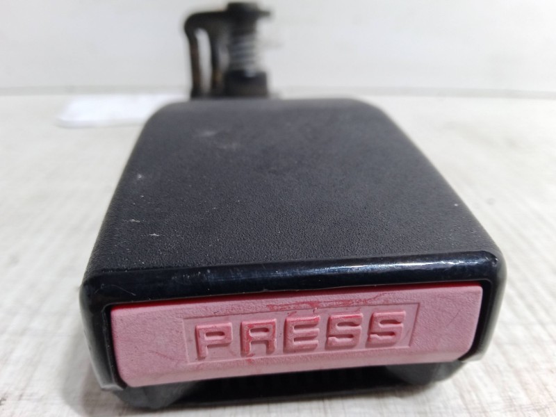 Recambio de anclaje cinturon trasero derecho para peugeot 307 cc (3b) 1.6 16v referencia OEM IAM   