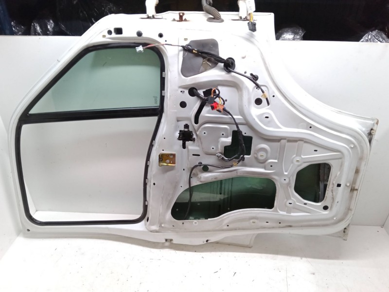 Recambio de puerta delantera izquierda para renault master ii furgoneta (fd) 2.5 dci 120 referencia OEM IAM   