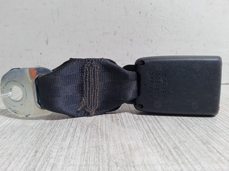 Recambio de anclaje cinturon trasero izquierdo para toyota aygo (_b1_) 1.0 (kgb10_) referencia OEM IAM   