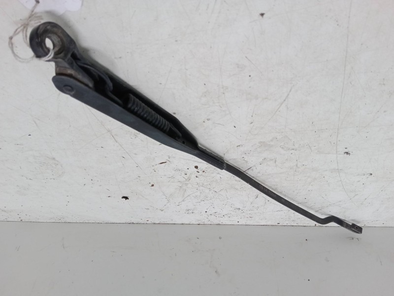 Recambio de brazo limpia delantero derecho para opel corsa c (x01) 1.2 twinport (f08, f68) referencia OEM IAM    Recambio de brazo limpia delantero derecho para opel corsa c (x01) 1.2 twinport (f08, f68) referencia OEM IAM