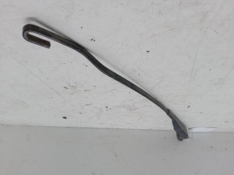 Recambio de brazo limpia delantero derecho para opel corsa c (x01) 1.2 twinport (f08, f68) referencia OEM IAM    Recambio de brazo limpia delantero derecho para opel corsa c (x01) 1.2 twinport (f08, f68) referencia OEM IAM