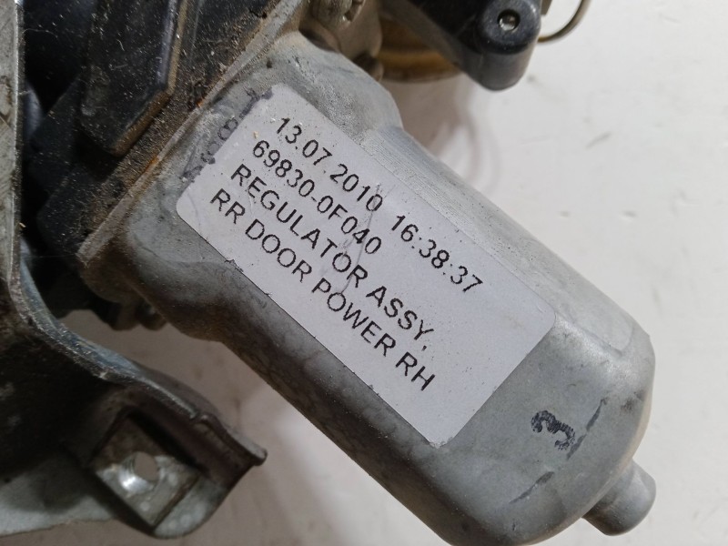 Recambio de elevalunas electrico trasero derecho para toyota verso (_r2_) 2.0 d-4d (aur20_) referencia OEM IAM 698300F040  