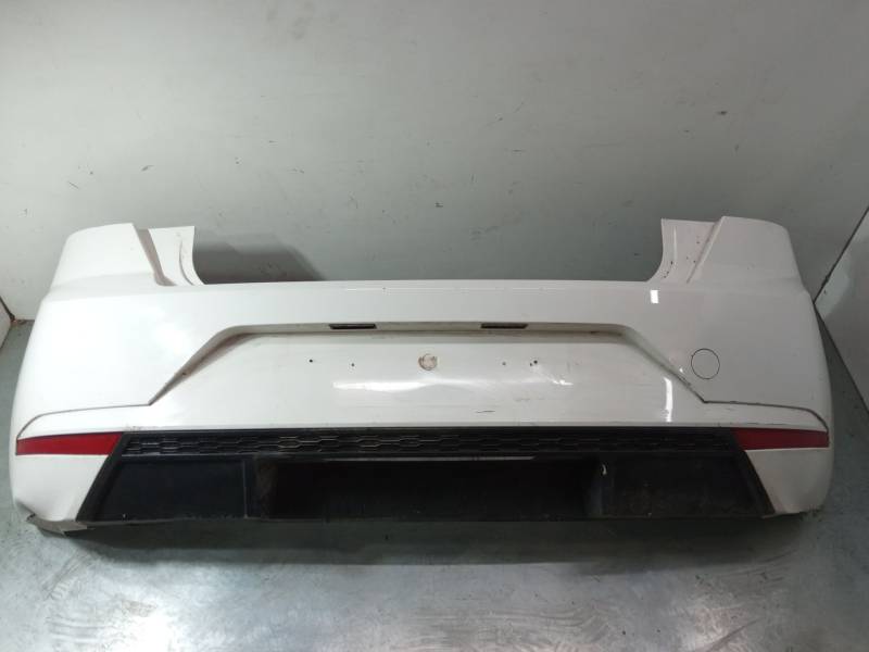 PARAGOLPES TRASERO 