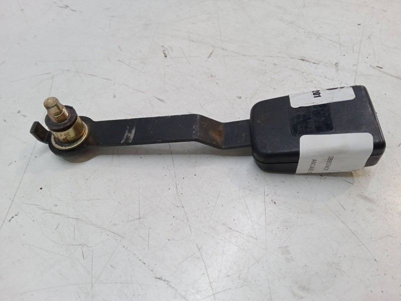 Recambio de anclaje cinturon delantero derecho para nissan terrano ii (r20) 2.7 td 4wd referencia OEM IAM   