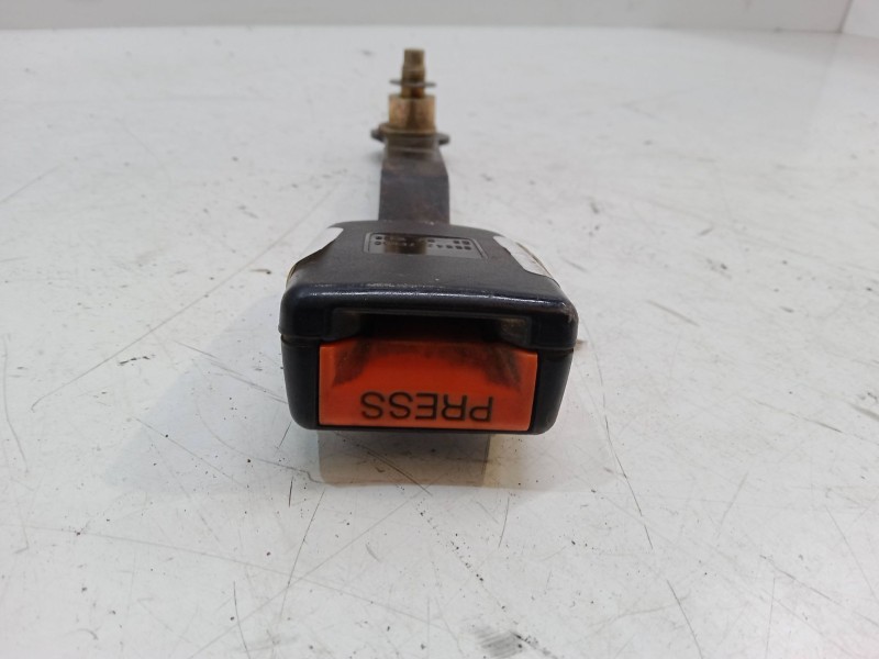 Recambio de anclaje cinturon delantero izquierdo para nissan terrano ii (r20) 2.7 td 4wd referencia OEM IAM   