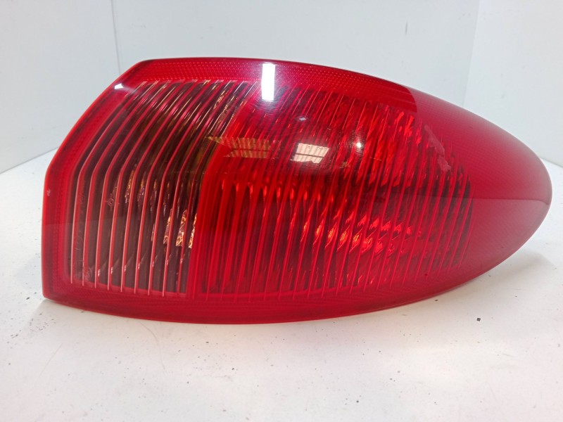 Recambio de piloto trasero derecho para alfa romeo 147 (937_) 1.6 16v t.spark eco (937.axa1a, 937.bxa1a) referencia OEM IAM   