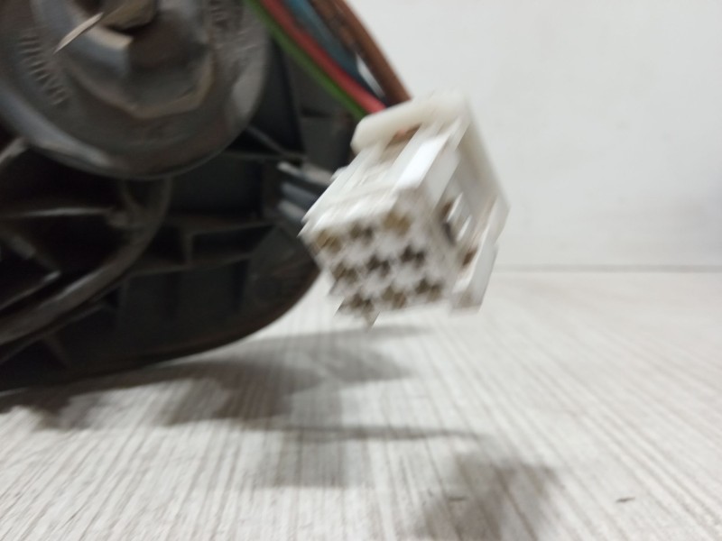 Recambio de retrovisor electrico izquierdo para peugeot 206 hatchback (2a/c) 1.4 i referencia OEM IAM   