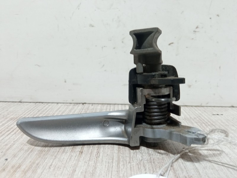 Recambio de maneta interior puerta delantera izquierda para mazda 2 (dy) 1.4 cd referencia OEM IAM   