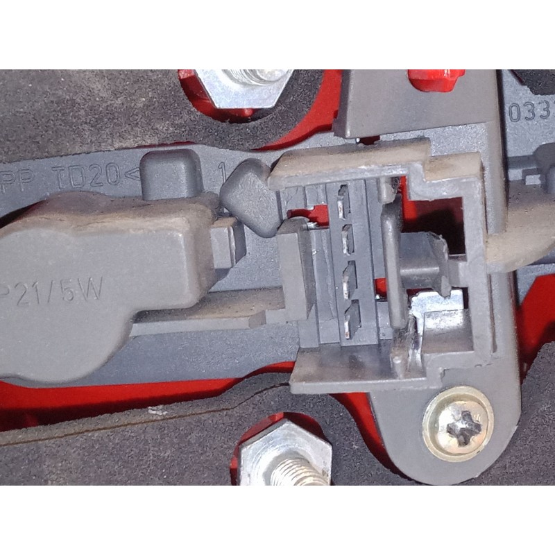 Recambio de piloto trasero derecho para alfa romeo 147 (937_) 1.6 16v t.spark eco (937.axa1a, 937.bxa1a) referencia OEM IAM   