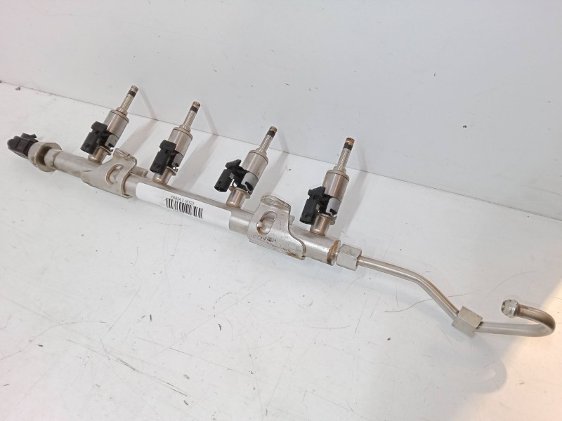 Recambio de rampa inyectora para skoda fabia i (6y2) 1.4 referencia OEM IAM 04E133320D  