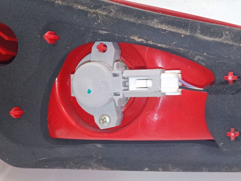 Recambio de piloto trasero porton derecho para alfa romeo 147 (937_) 1.6 16v t.spark eco (937.axa1a, 937.bxa1a) referencia OEM I