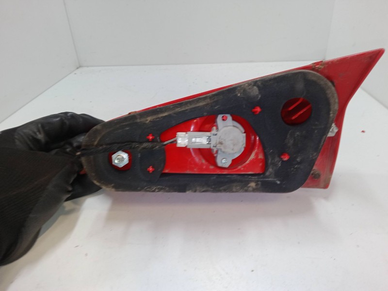 Recambio de piloto trasero porton izquierdo para alfa romeo 147 (937_) 1.6 16v t.spark eco (937.axa1a, 937.bxa1a) referencia OEM