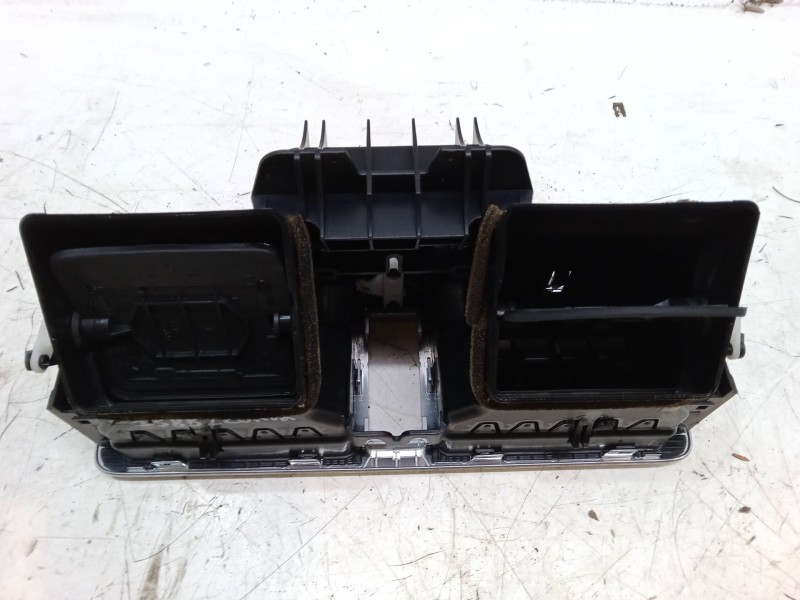 Recambio de aireador central para land rover range rover i 4.3 vogue lse 4x4 referencia OEM IAM JBD000022PUY  