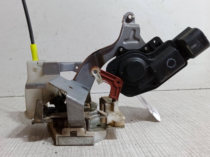 Recambio de cerradura puerta trasera derecha para toyota aygo (_b1_) 1.0 (kgb10_) referencia OEM IAM   