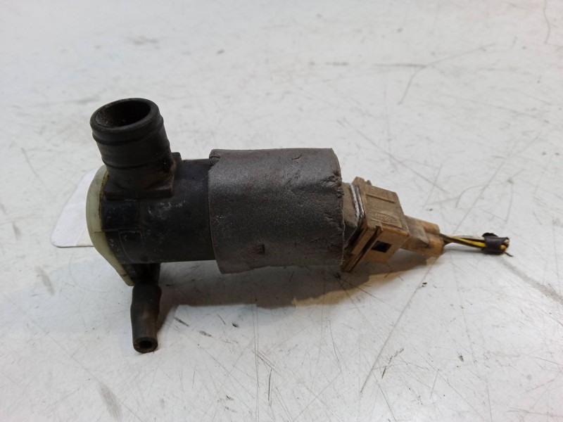 Recambio de bomba limpiaparabrisas para ford tourneo connect 1.8 tdci referencia OEM IAM   