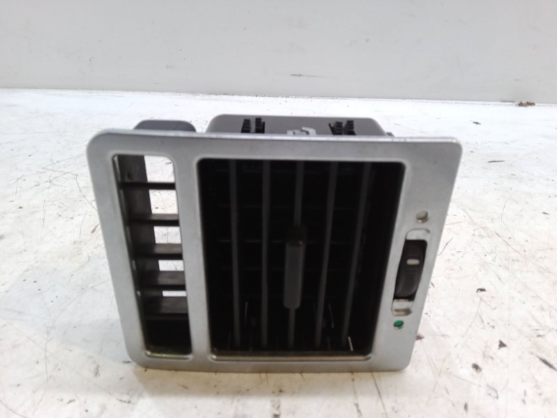 Recambio de aireador derecho para land rover range rover i 4.3 vogue lse 4x4 referencia OEM IAM JVE000041  
